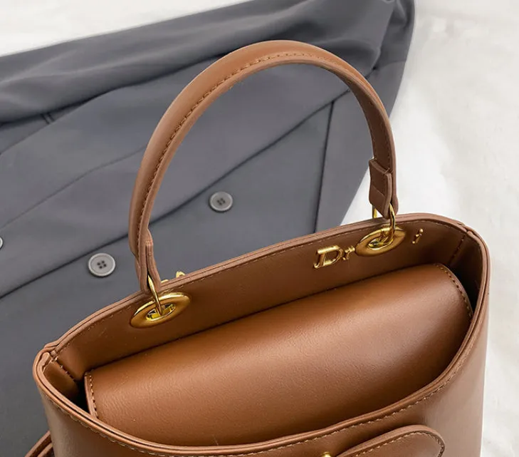 Bow Detail Chic Handbag detail 6