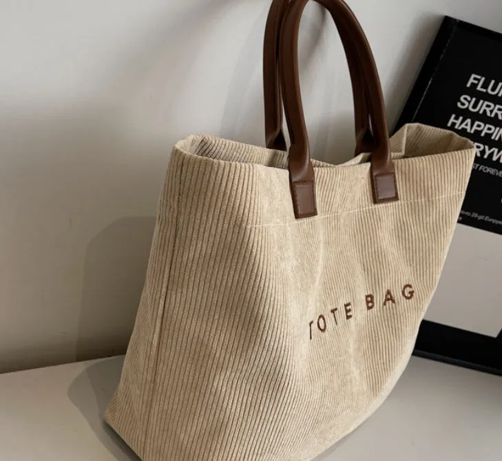 Retrova Letter Tote Bag detail 8
