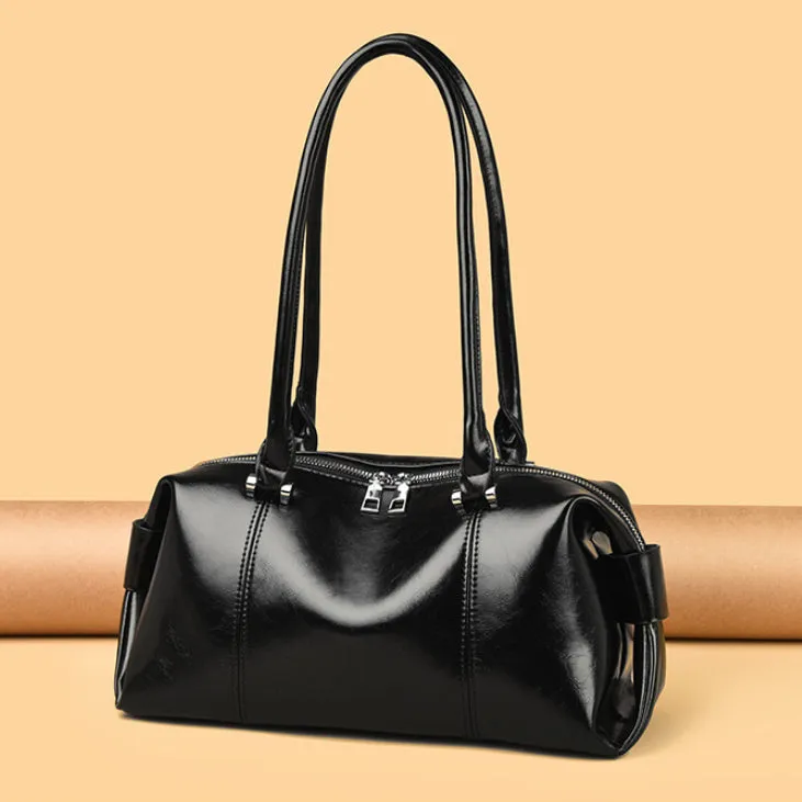 Black Gloss Bowling Shoulder Bag detail 15