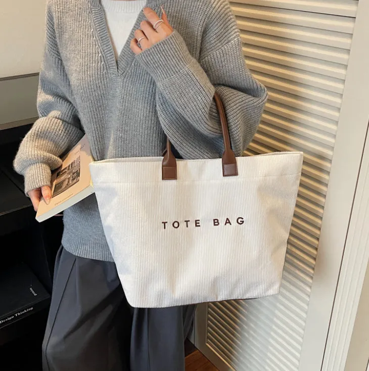 Retrova Letter Tote Bag detail 15