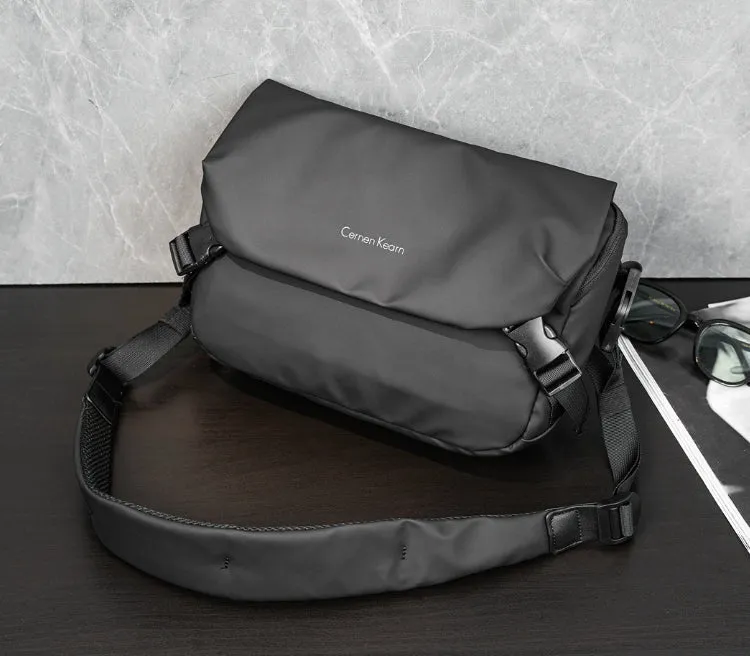 Trendy Oxford Cloth Men's Outdoor Messenger Bag detail 5