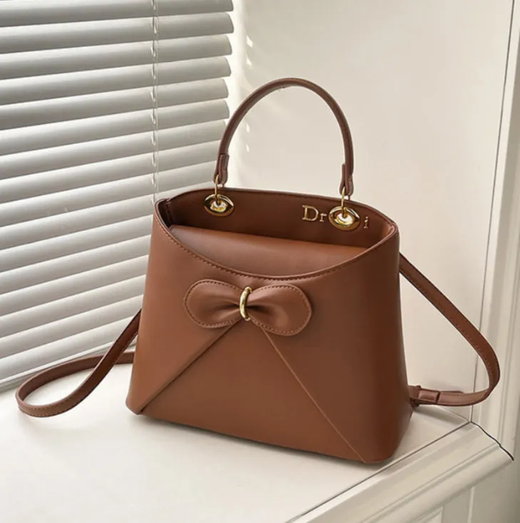 Bow Detail Chic Handbag detail 1