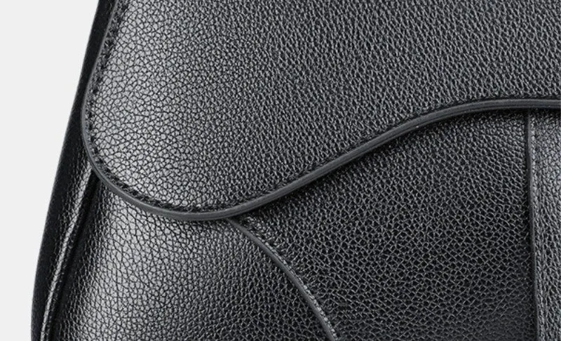 Soft Curve Textured Men's Crossbody saddle Bag detail 9