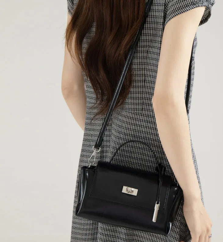 Luna Luxe Flap Handbag detail 11