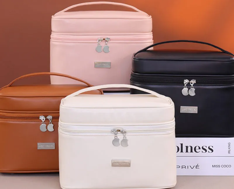 Leatherette Beauty Cosmetic Bag detail 15