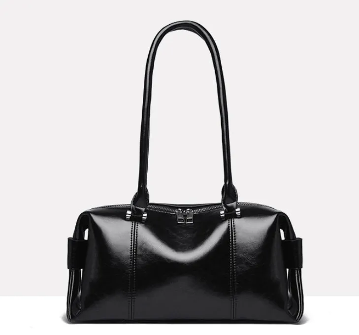 Black Gloss Bowling Shoulder Bag detail 1