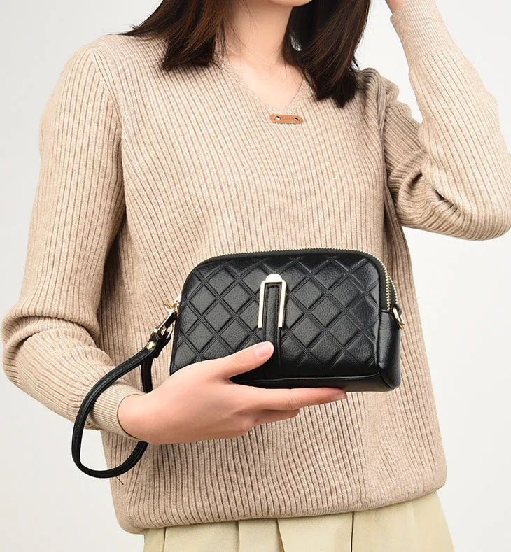 Signature Quilted Designer Crossbody Bag detail 12