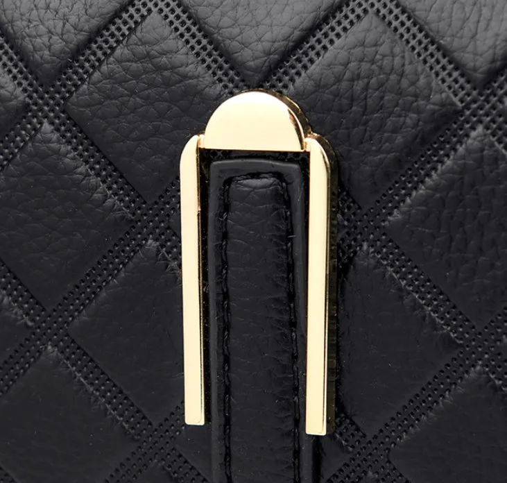 Signature Quilted Designer Crossbody Bag detail 9