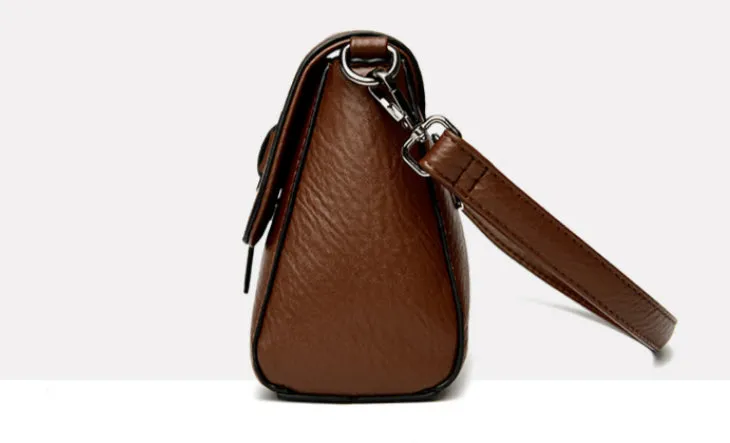 Heritage Buckle Crossbody Bag detail 3