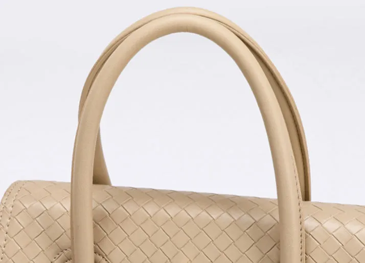 Timeless Weave Elegance Handbag detail 7