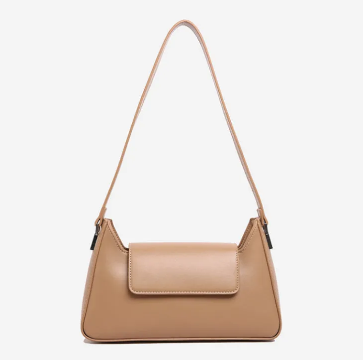 Minimal Luxe Flap Shoulder Bag detail 1