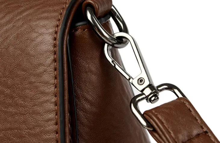Heritage Buckle Crossbody Bag detail 8