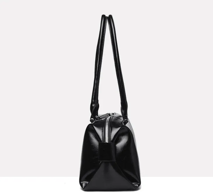 Black Gloss Bowling Shoulder Bag detail 4