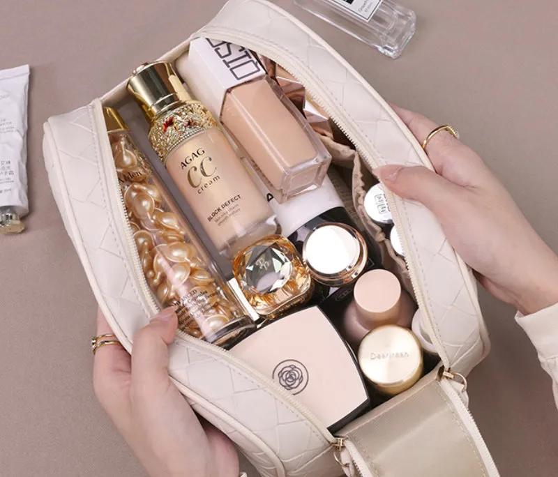 The Luxe Lattice Beauty Organizer detail 8