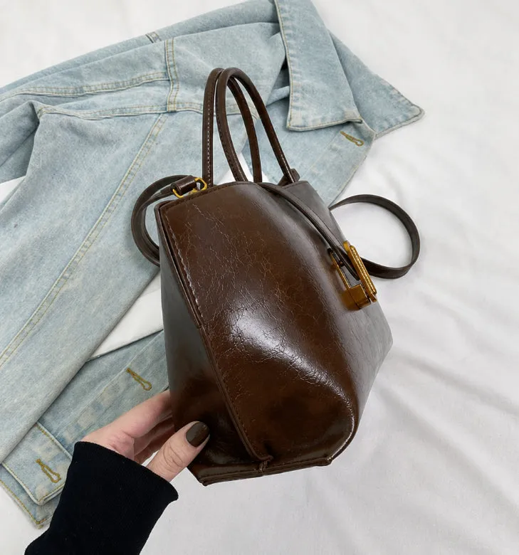 Liora Luxe Handbag detail 3