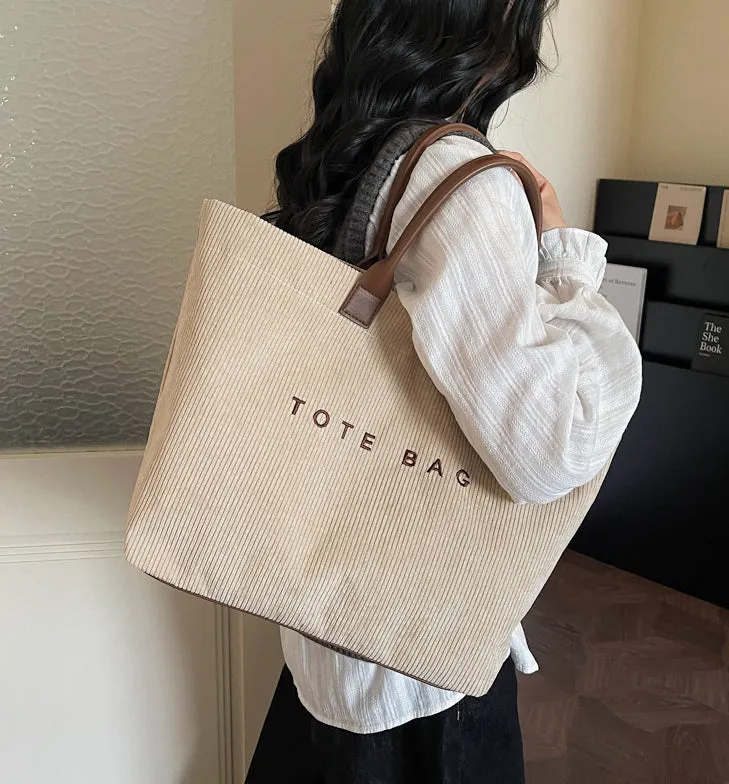 Retrova Letter Tote Bag detail 7