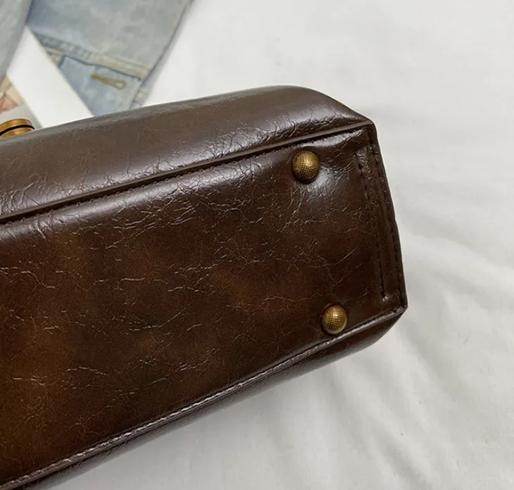 Liora Luxe Handbag detail 9
