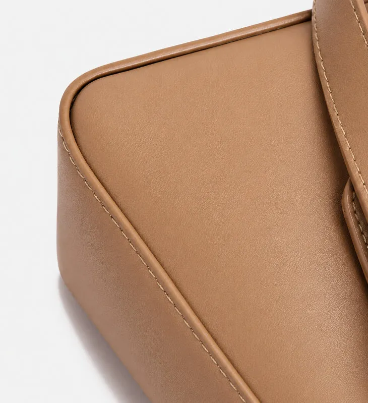 Minimal Luxe Flap Shoulder Bag detail 10