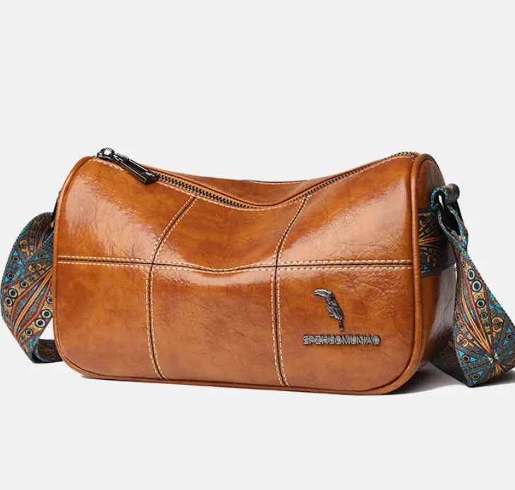 Barrel Wax Trend Crossbody Bag detail 3