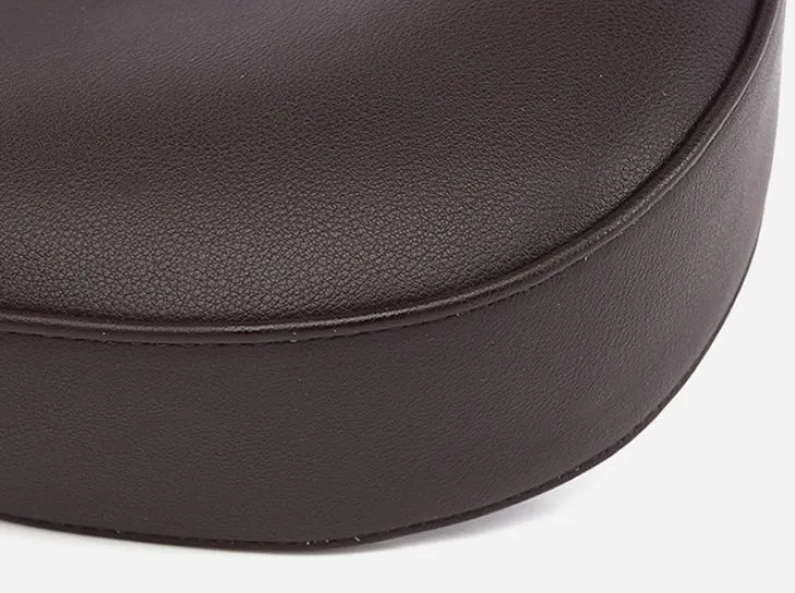 Minimal Curve Shoulder Bag detail 12