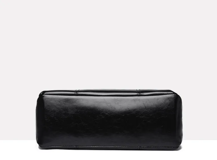 Black Gloss Bowling Shoulder Bag detail 6