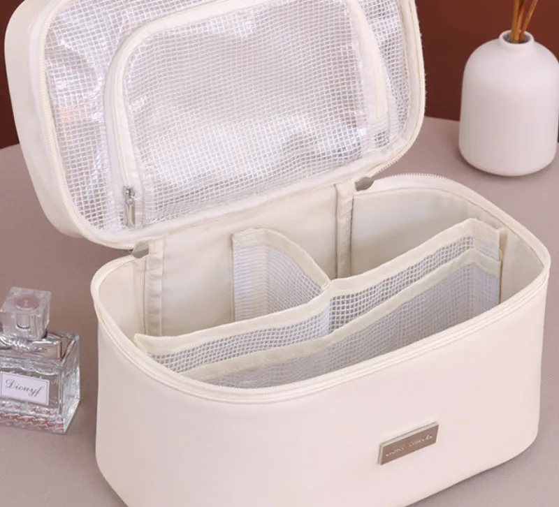 Leatherette Beauty Cosmetic Bag detail 4