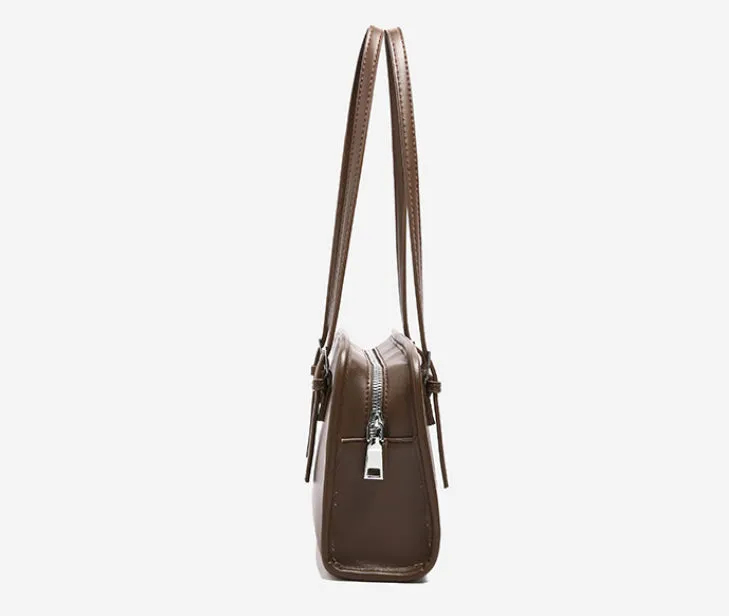Classic Shoulder Bag detail 3