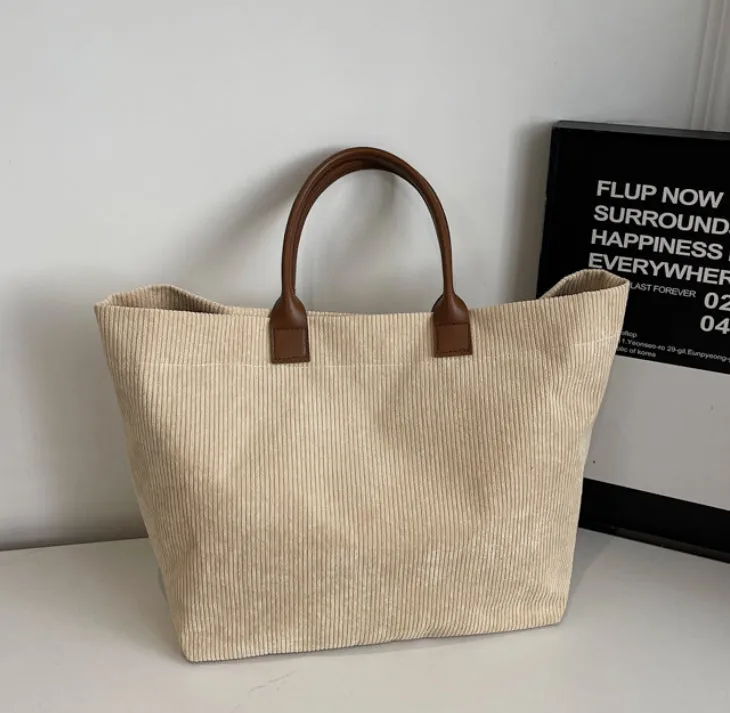 Retrova Letter Tote Bag detail 5