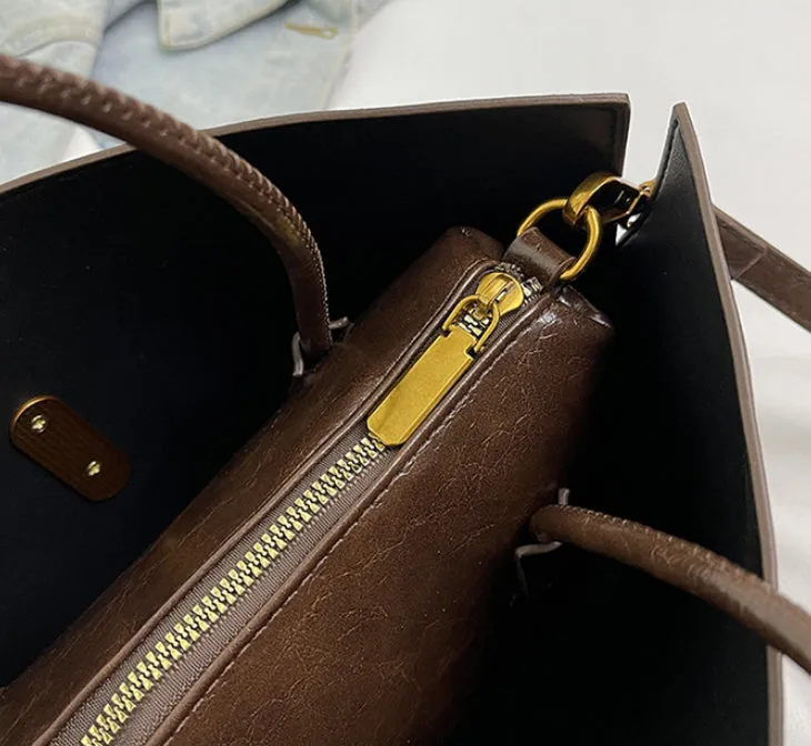 Liora Luxe Handbag detail 7