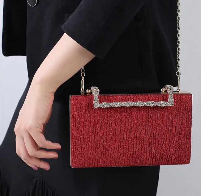 Pleated Diamond Oxford Cloth Evening Clutch detail 6