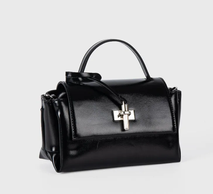 Luna Luxe Flap Handbag detail 1