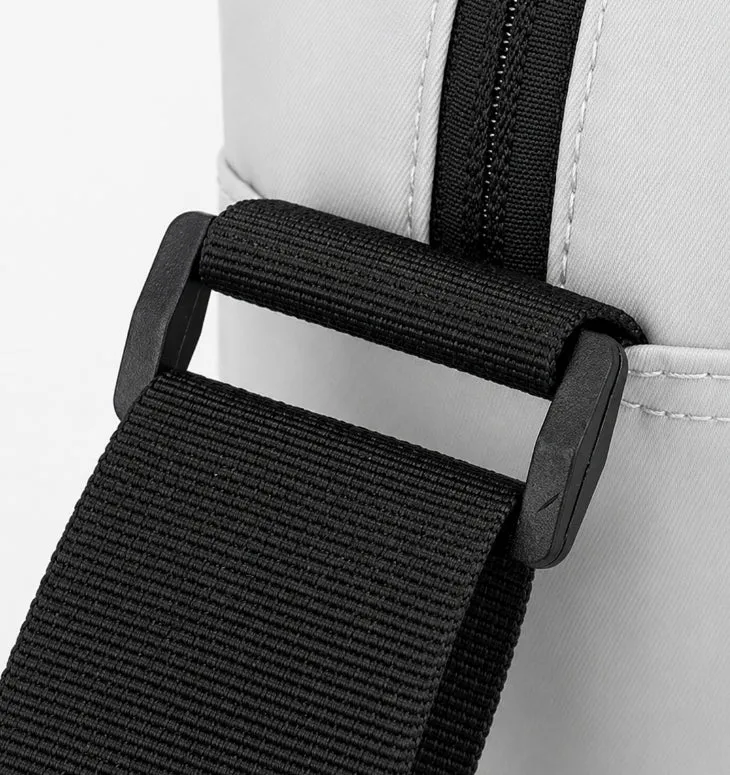 Minimal Everyday Men’s Crossbody Bag detail 9