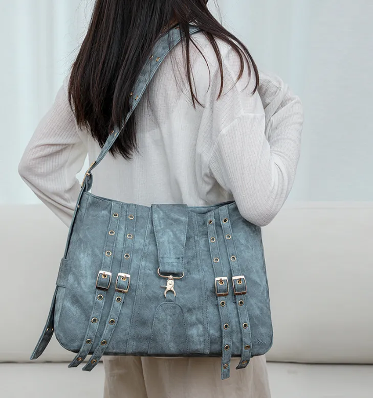 Heritage Strap Shoulder Bag detail 13