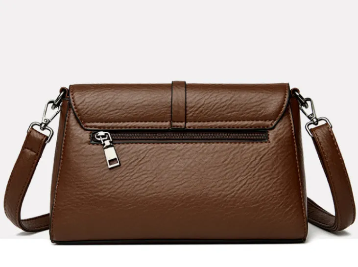 Heritage Buckle Crossbody Bag detail 4