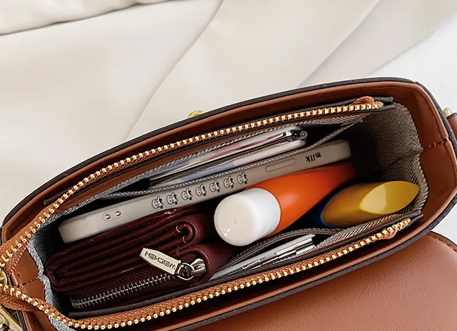 Retro Saddle Mini Shoulder Bag detail 12