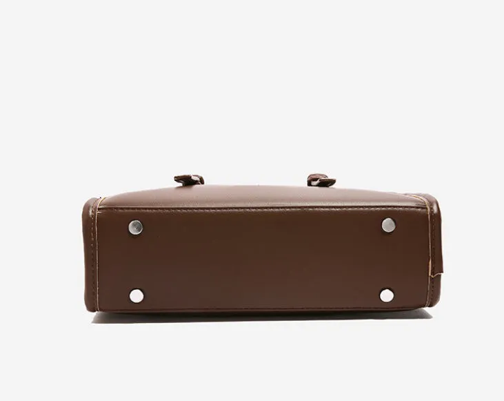 Classic Shoulder Bag detail 5