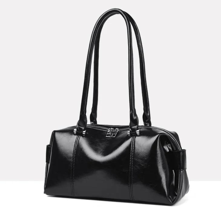 Black Gloss Bowling Shoulder Bag detail 3