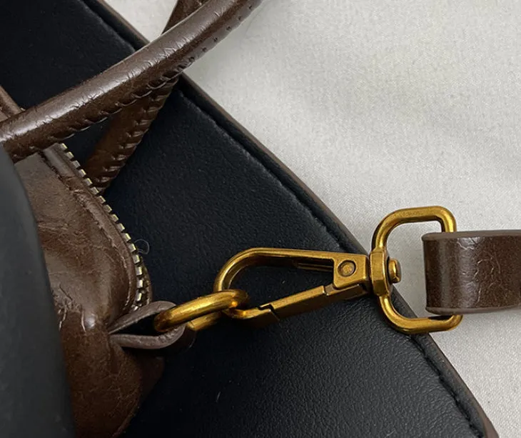 Liora Luxe Handbag detail 6