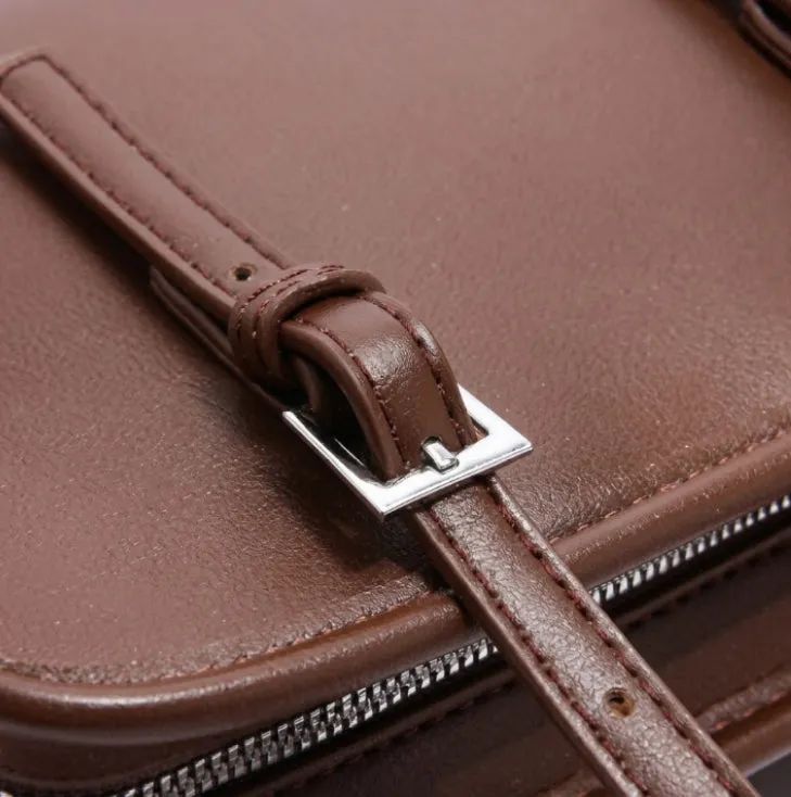 Classic Shoulder Bag detail 7