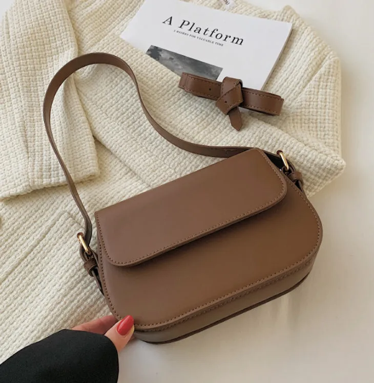 Classic Tofu Women’s Shoulder Bag detail 3