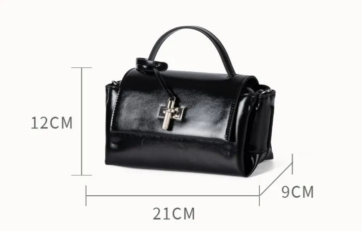 Luna Luxe Flap Handbag detail 10