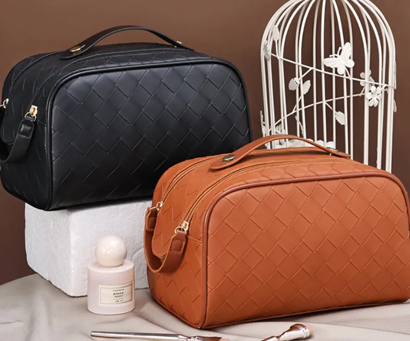 The Luxe Lattice Beauty Organizer detail 13