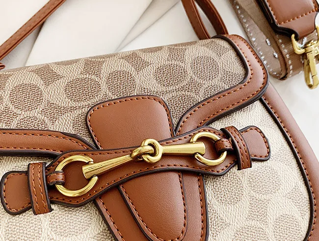 Retro Saddle Mini Shoulder Bag detail 6