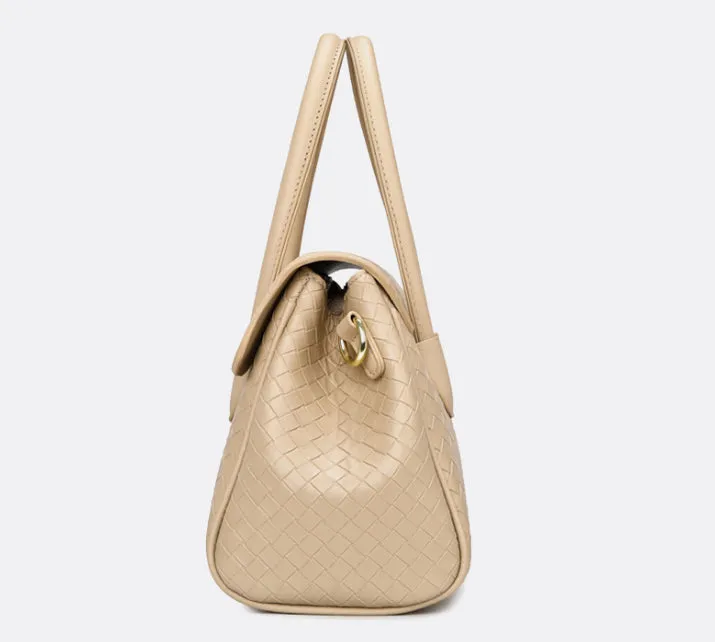 Timeless Weave Elegance Handbag detail 4
