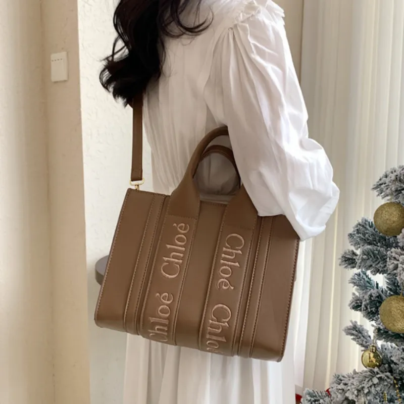 Mila Tote Bag image 5