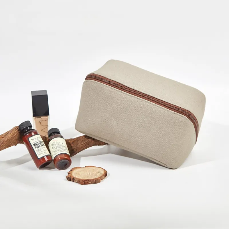 Essentials Chic Portable Cosmetic Bag image 3
