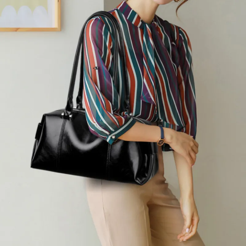 Black Gloss Bowling Shoulder Bag image 5