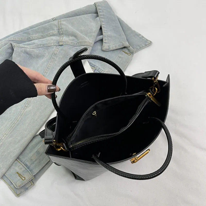 Liora Luxe Handbag image 4