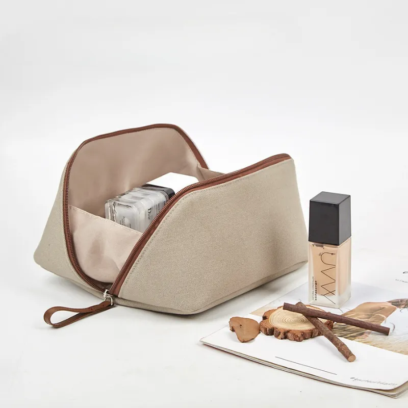 Essentials Chic Portable Cosmetic Bag image 5