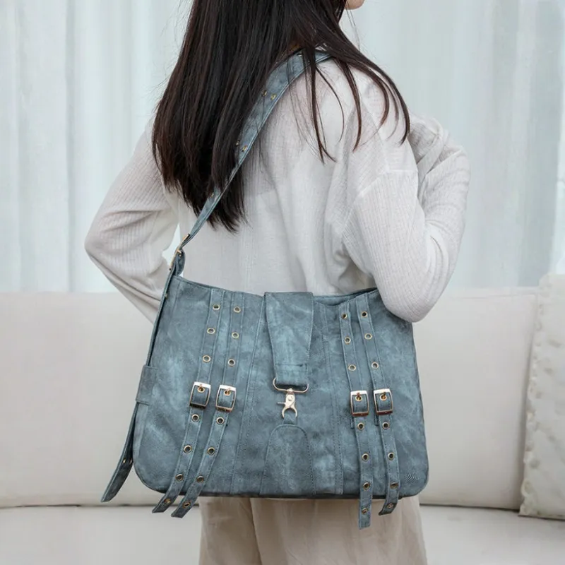 Heritage Strap Shoulder Bag image 5